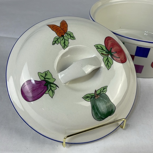 Verdura Hand Painted Veggie Motif Casserole Dish - Picture 10 of 16